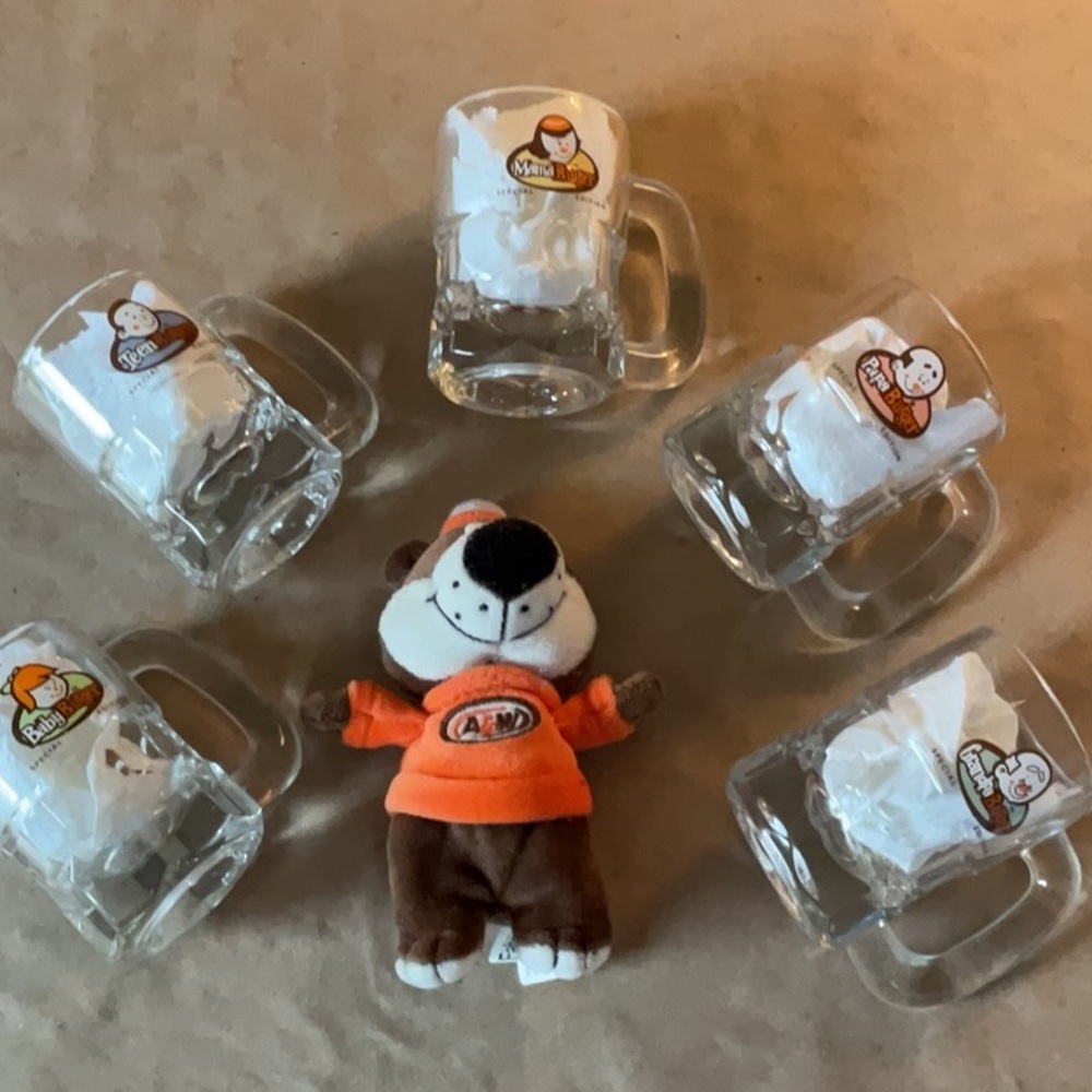Glass mini Mug Set with Plush Toy  burger family